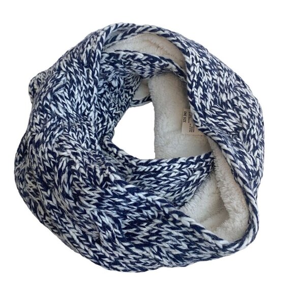 Uniqlo Cable Knit Scarf Blue White Infinity Fleece Lined Snood NWT - Picture 6 of 7